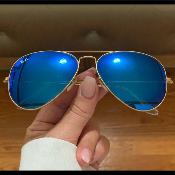 Ray Ban Aviator Sunglasses - Picture 3 of 6